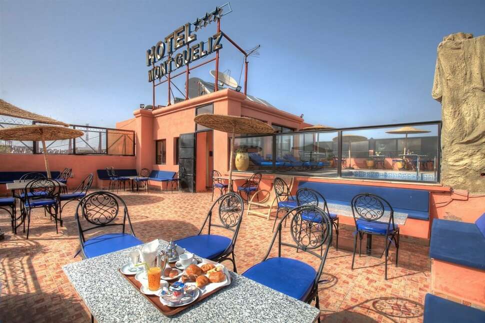 Een foto van het terras bij Hotel Mont Gueliz