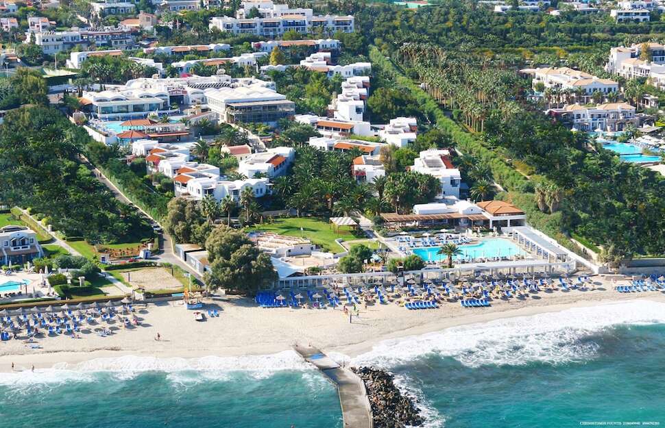 Een foto van het zwembad bij Annabelle Beach Resort
