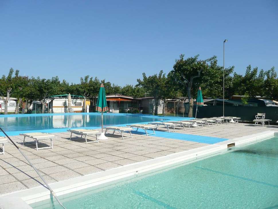 Een foto van het zwembad bij Camping Classe Village