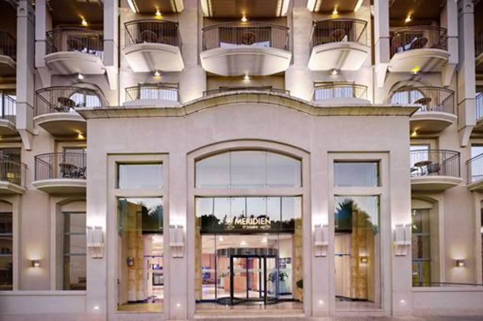 Een foto van de buitenkant van Malta Marriott Hotel & Spa