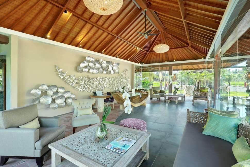 Een foto van The Royal Purnama