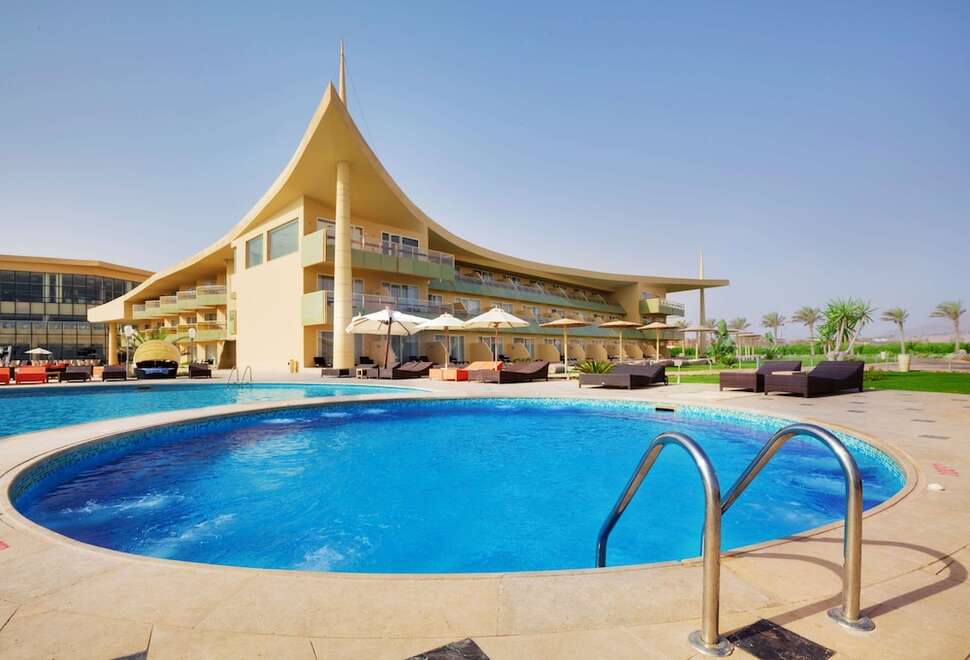 Een foto van het zwembad bij Barcelo Tiran Sharm