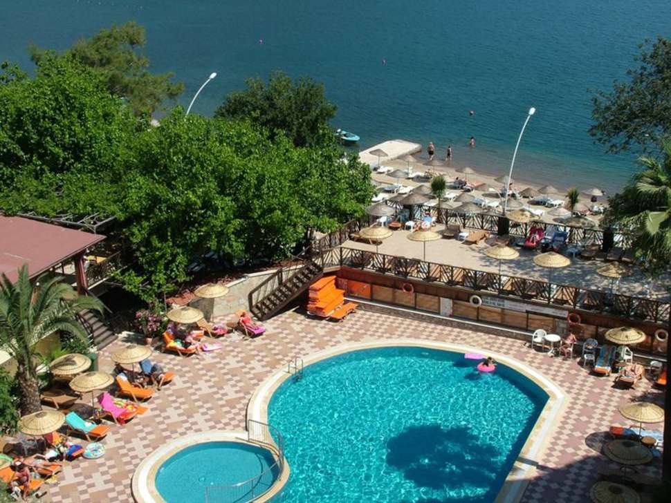 Een foto van het zwembad bij Gölmar Beach Hotel