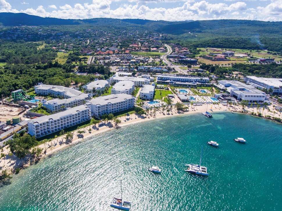 Een foto van de buitenkant van Riu Montego Bay