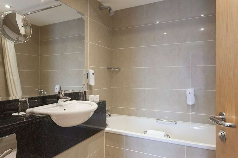 Een foto van The Academy Plaza Hotel