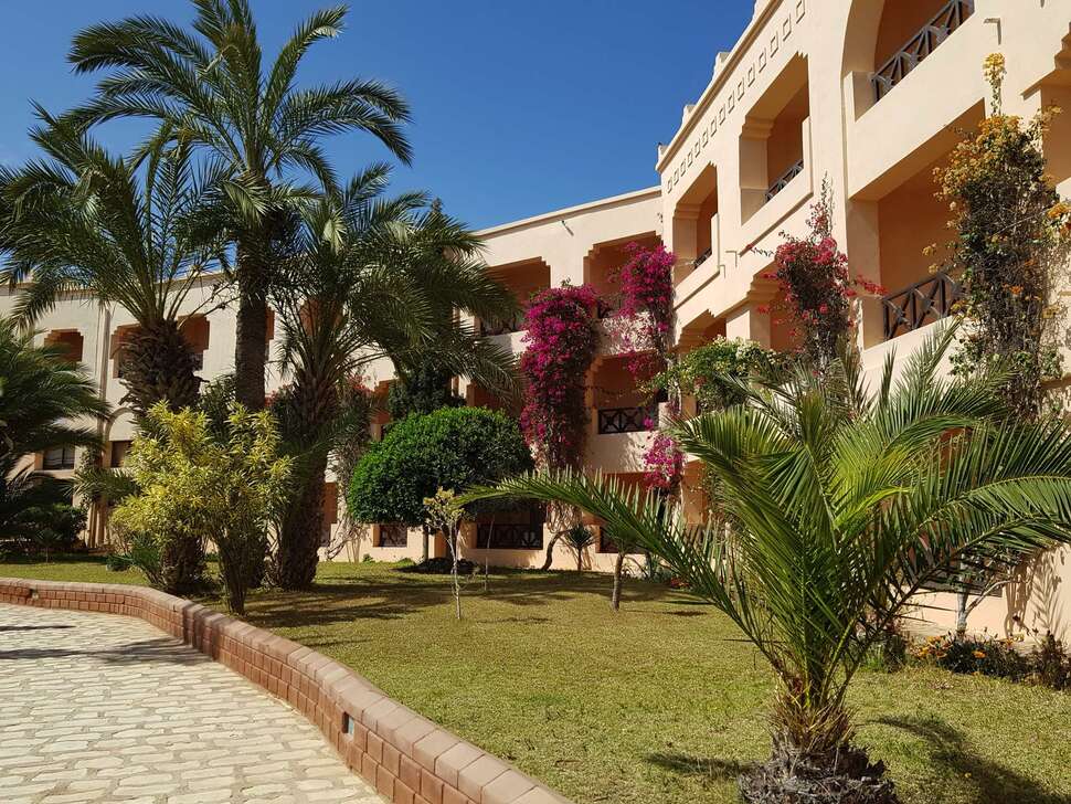 Een foto van de buitenkant van Vincci Safira Palms