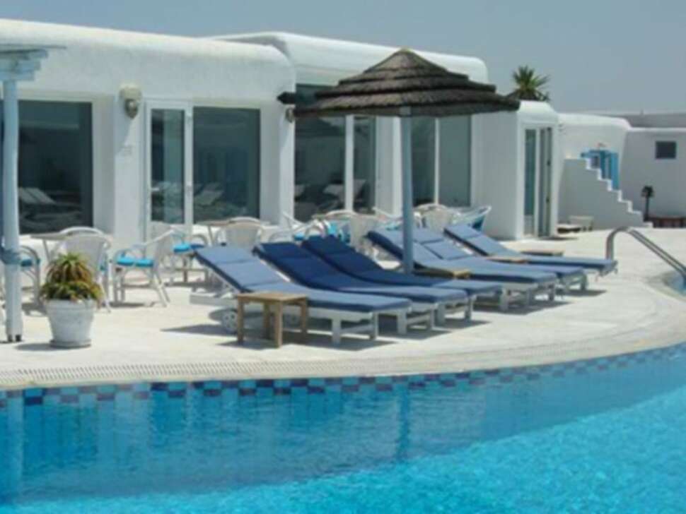 Een foto van het zwembad bij Giannoulaki Hotel