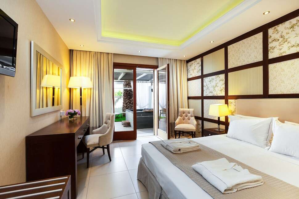 Een foto van Theartemis Palace