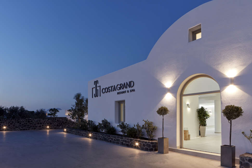 Een foto van de buitenkant van Costa Grand Resort & Spa