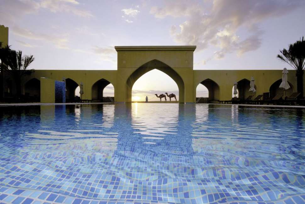 Ein Foto vom Pool im Aldhafra Resort
