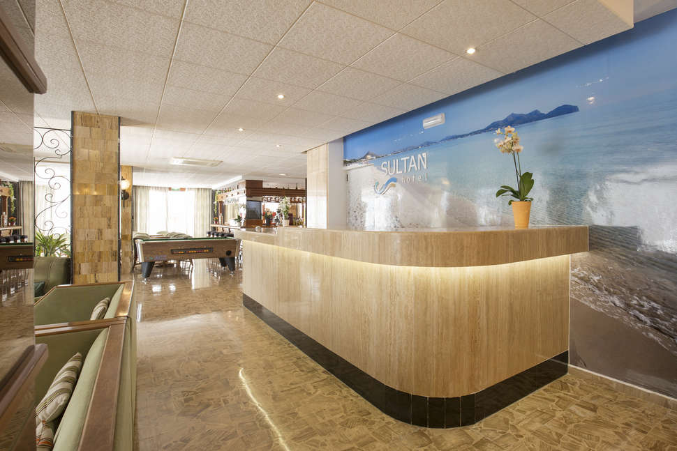 Een foto van het interieur van Sultan Hotel