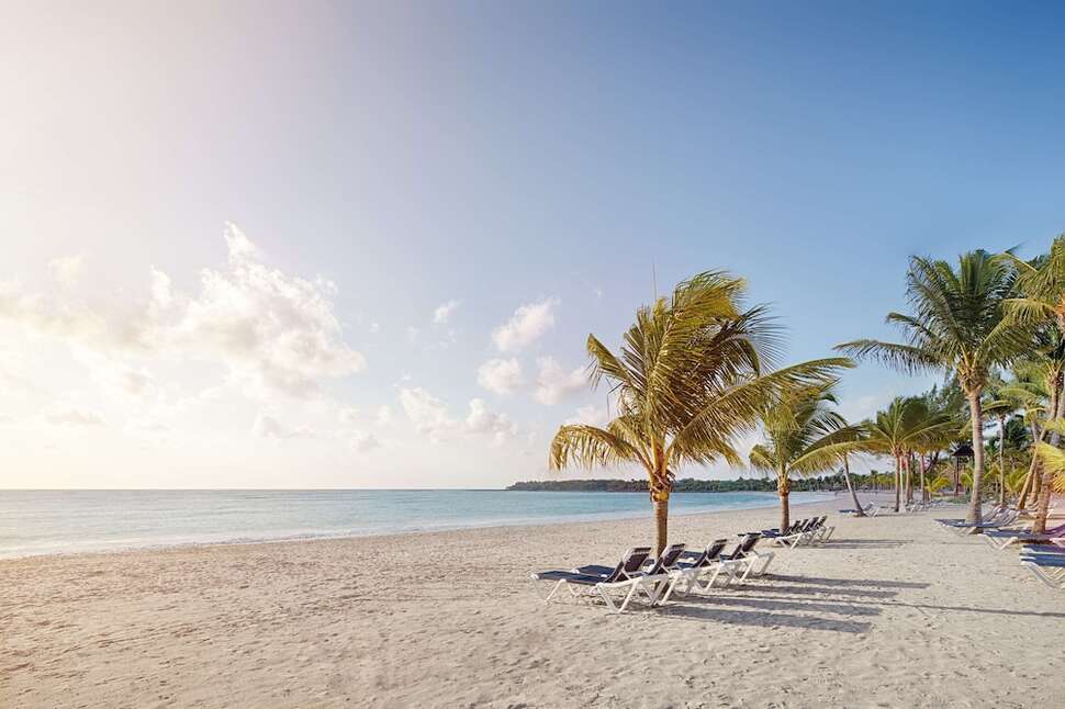 Ein Foto vom Strand beim Barcelo Maya Grand Resort