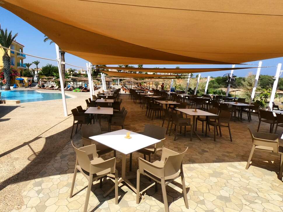 Ein Foto von der Terrasse im Malama Beach Holiday Village