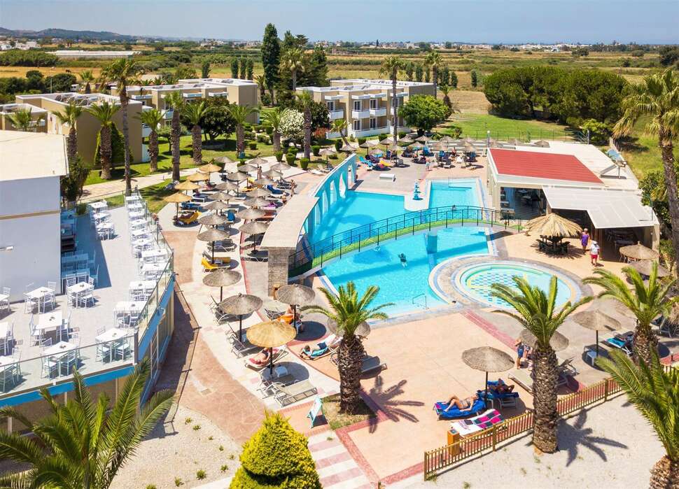 Een foto van het zwembad bij Corali Hotel & Village