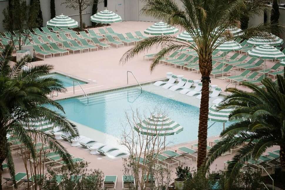 Een foto van het zwembad bij Park MGM Las Vegas