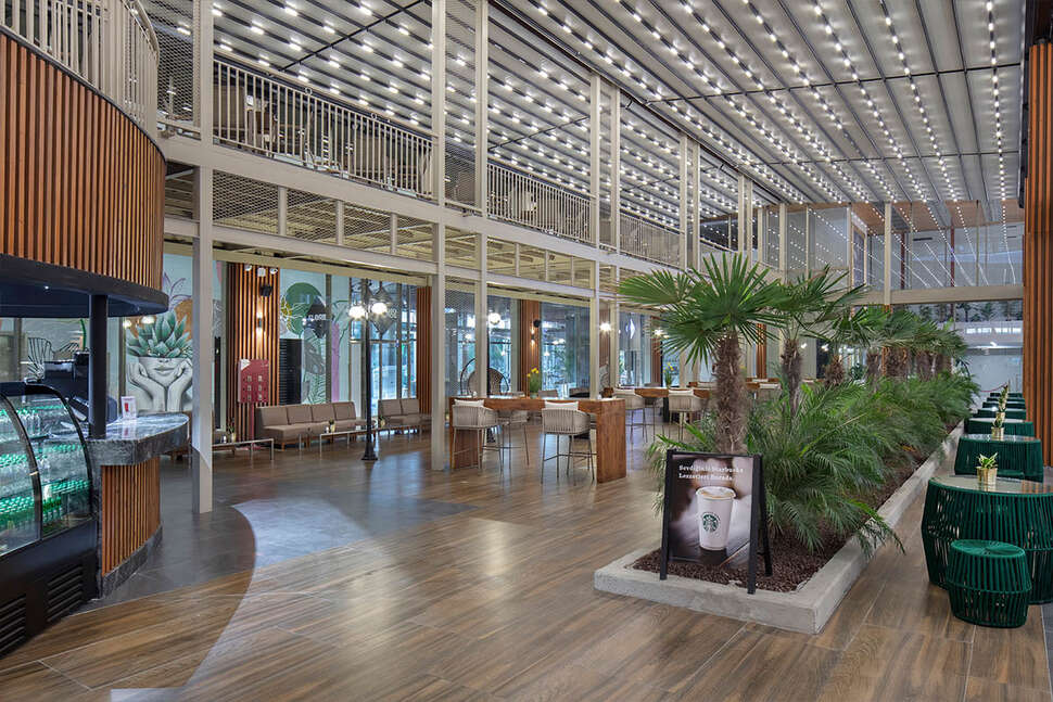 Een foto van het interieur van Nirvana Cosmopolitan