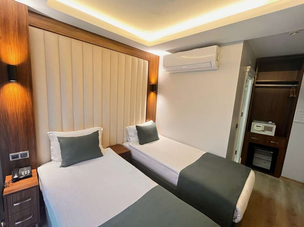 Ein Foto Black Tulip Hotel