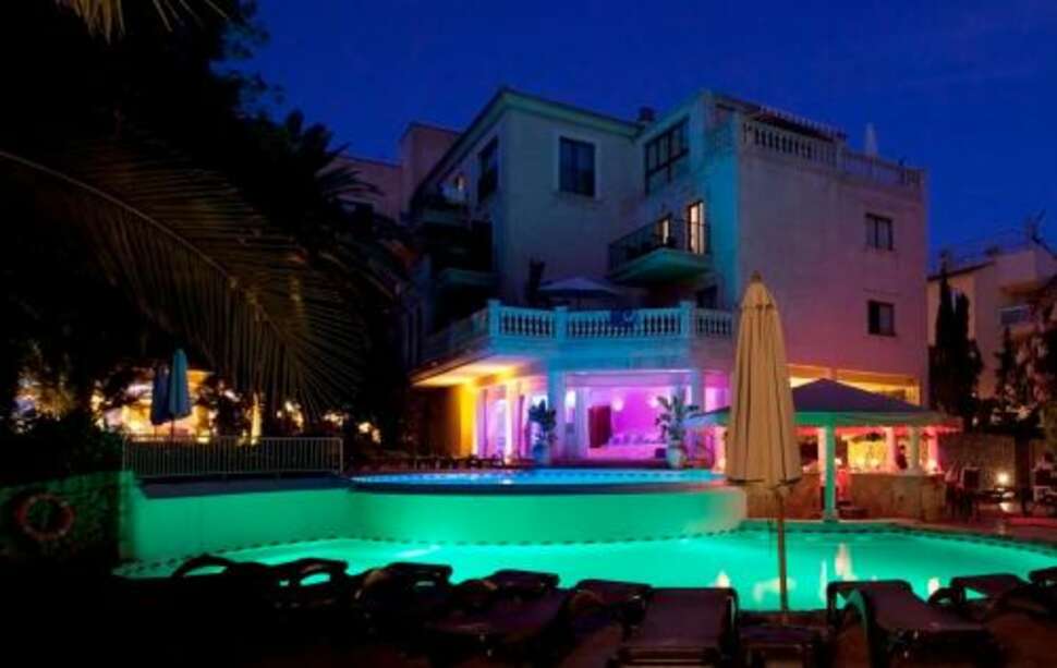 Een foto van het zwembad bij Hotel Lago Garden Suites & Spa