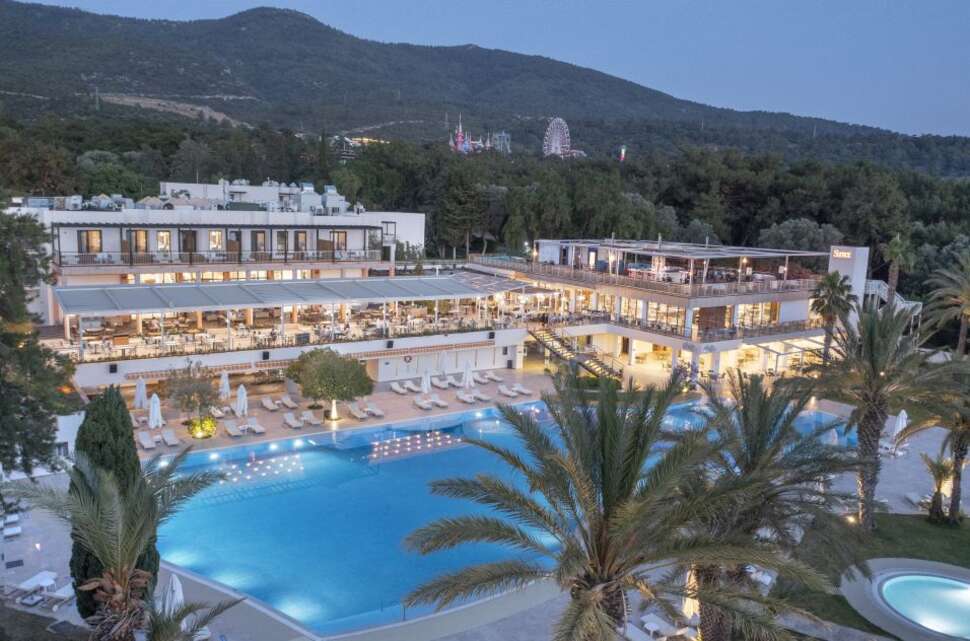 Ein Foto DoubleTree by Hilton Bodrum Isil Club Resort