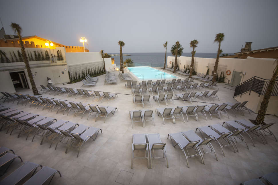 Een foto van het zwembad bij Hotel Benalmadena Beach