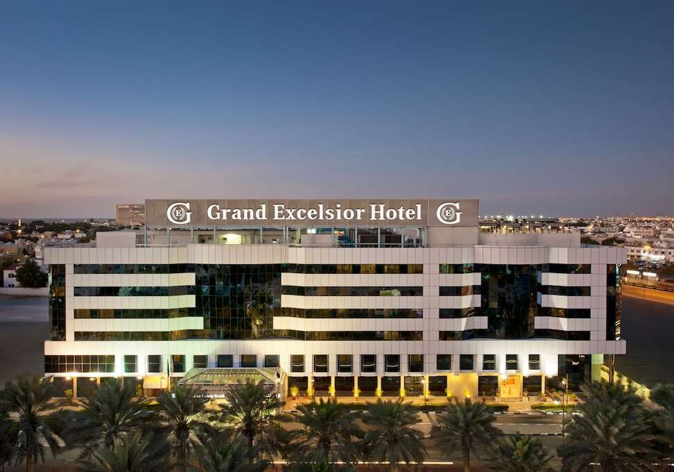 Een foto van de buitenkant van Grand Excelsior Deira