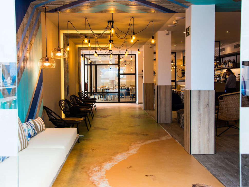 Een foto van het interieur van R2 Bahia Kontiki Beach