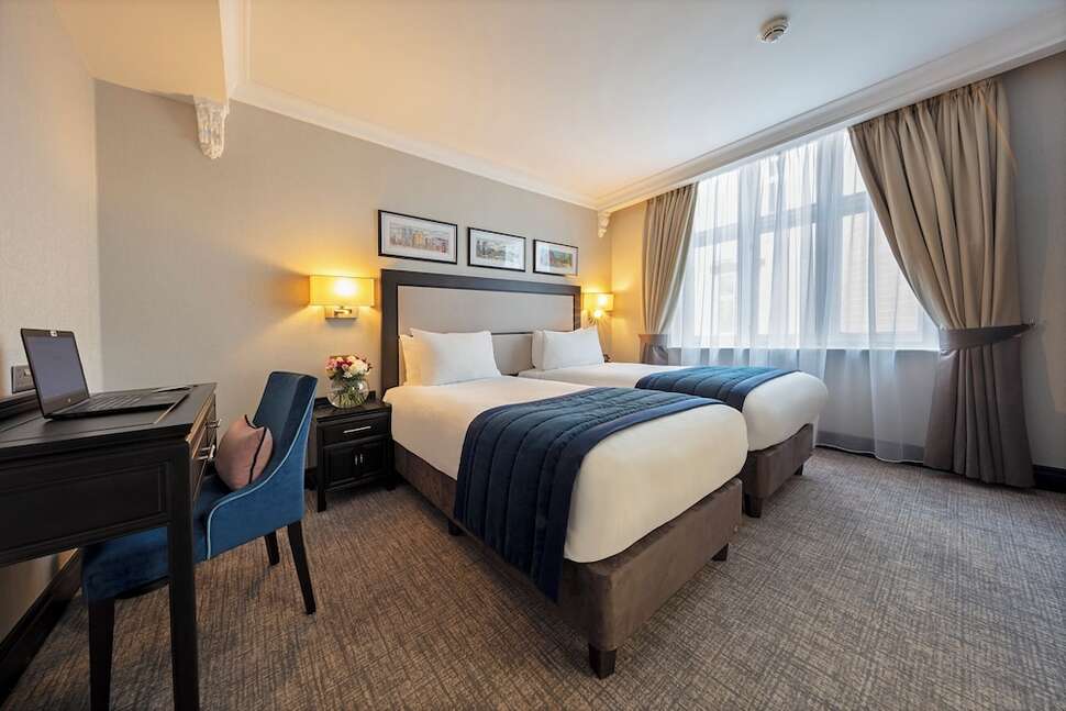Ein Foto Wellington Hotel by Blue Orchid