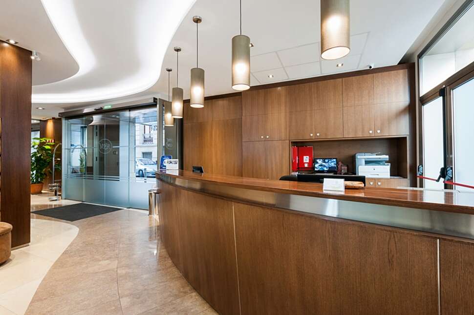 Een foto van het interieur van Hotel Santa Marta Barcelona