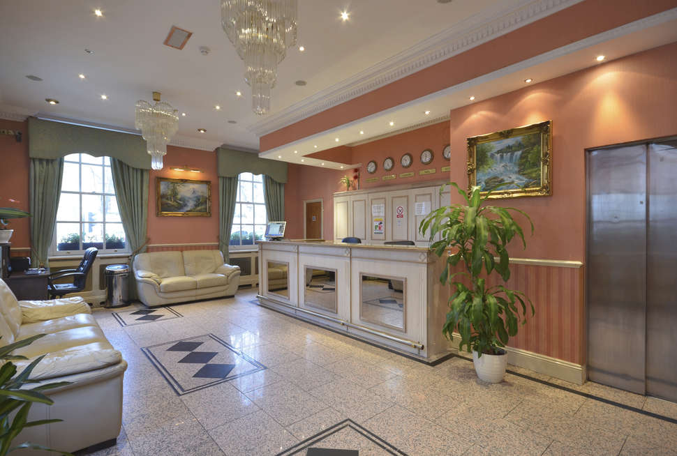Een foto van het interieur van Hotel Seymour