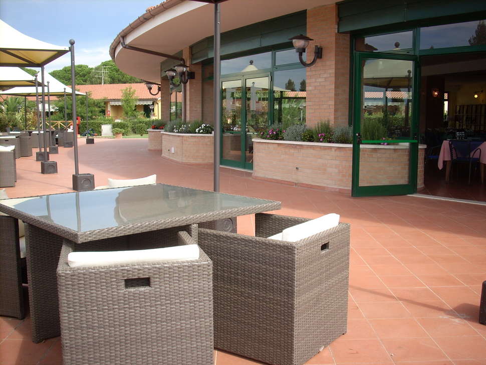 Een foto van het terras bij Villaggio Turistico Mare Si