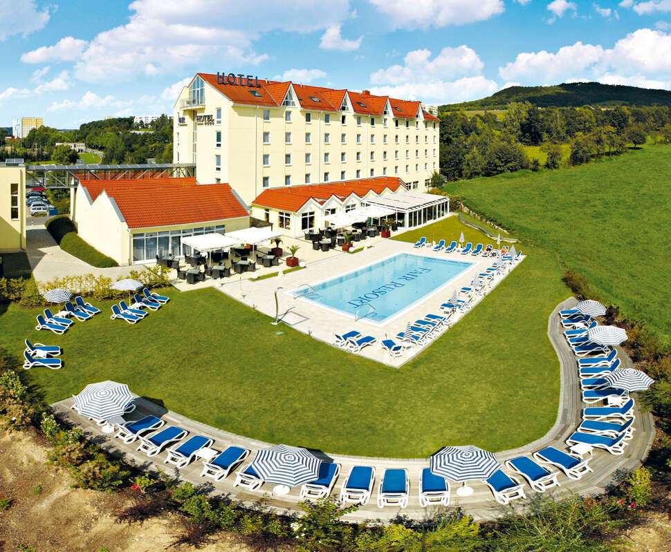 Een foto van het zwembad bij Fair Resort Spa