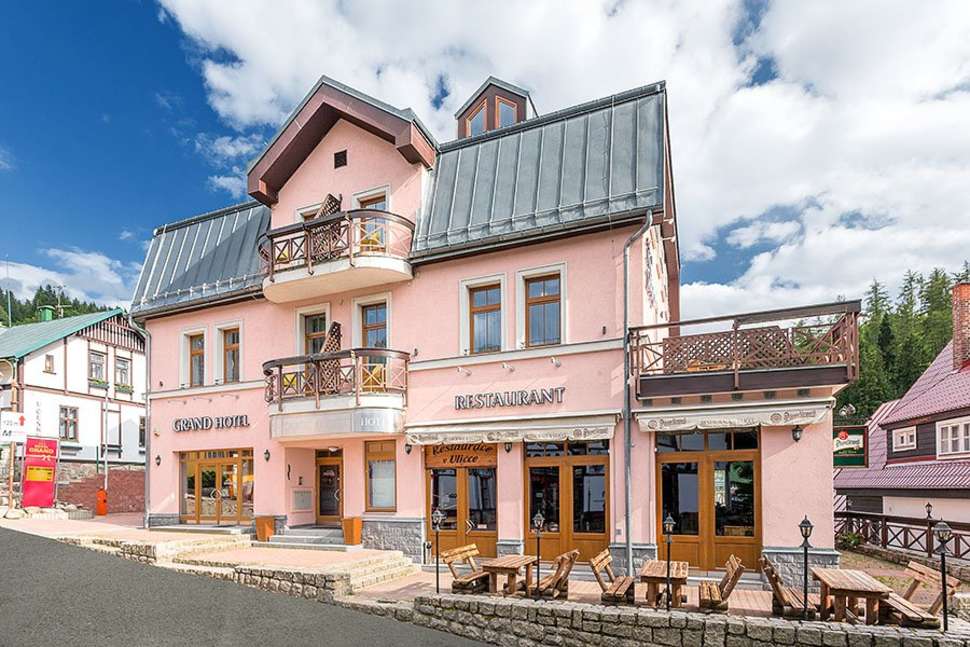 Een foto van een overzicht van Hotel Grand
