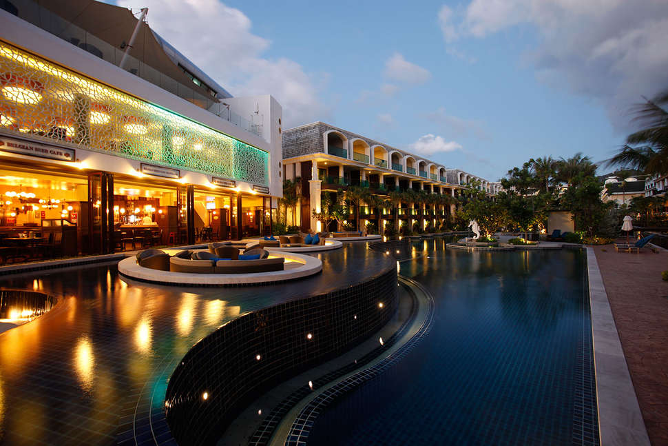 Een foto van het zwembad bij Phuket Graceland Resort & Spa