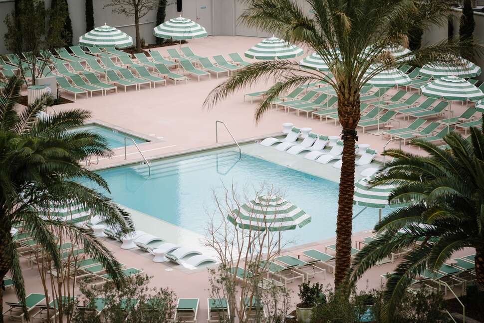 Een foto van het zwembad bij Park MGM Las Vegas