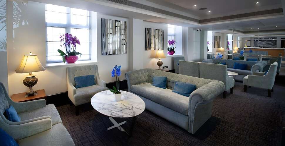 Ein Foto Tower Suites by Blue Orchid Hotels