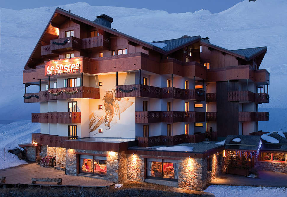 Een foto van de buitenkant van Hotel Le Sherpa