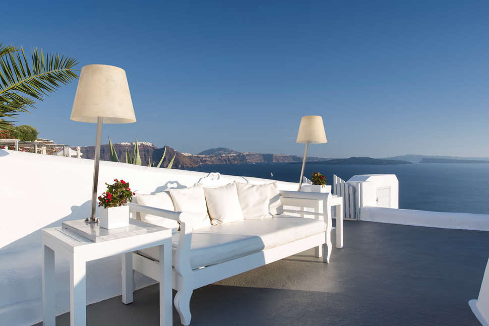 Ein Foto von der Terrasse im Katikies Hotel