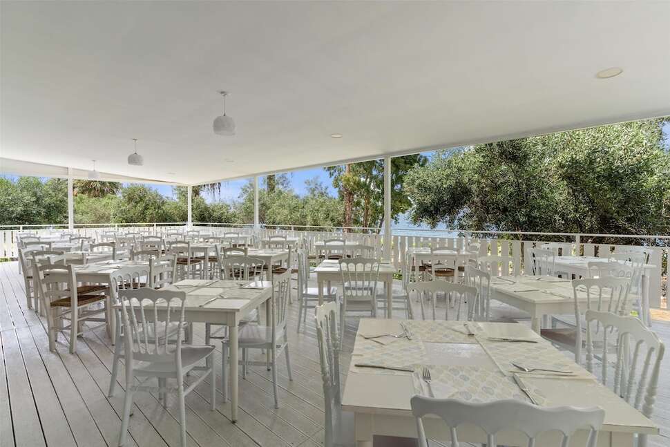Een foto van Calamos Beach Hotel