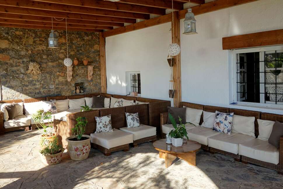 Een foto van het terras bij Cretan Village Hotel