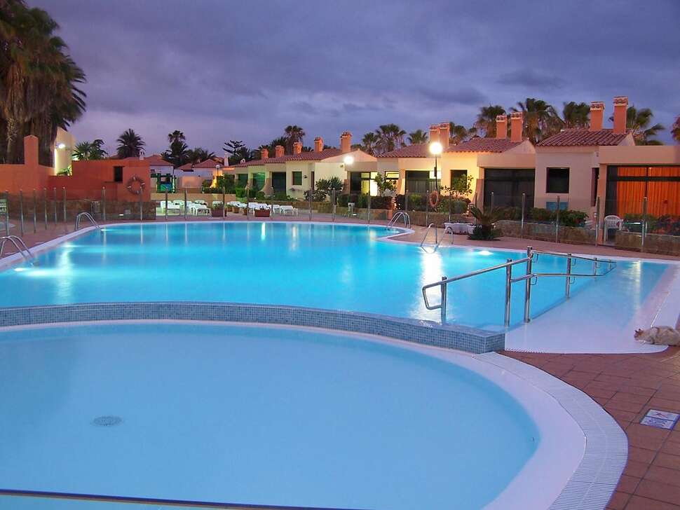 Een foto van het zwembad bij Bungalows Castillo Playa