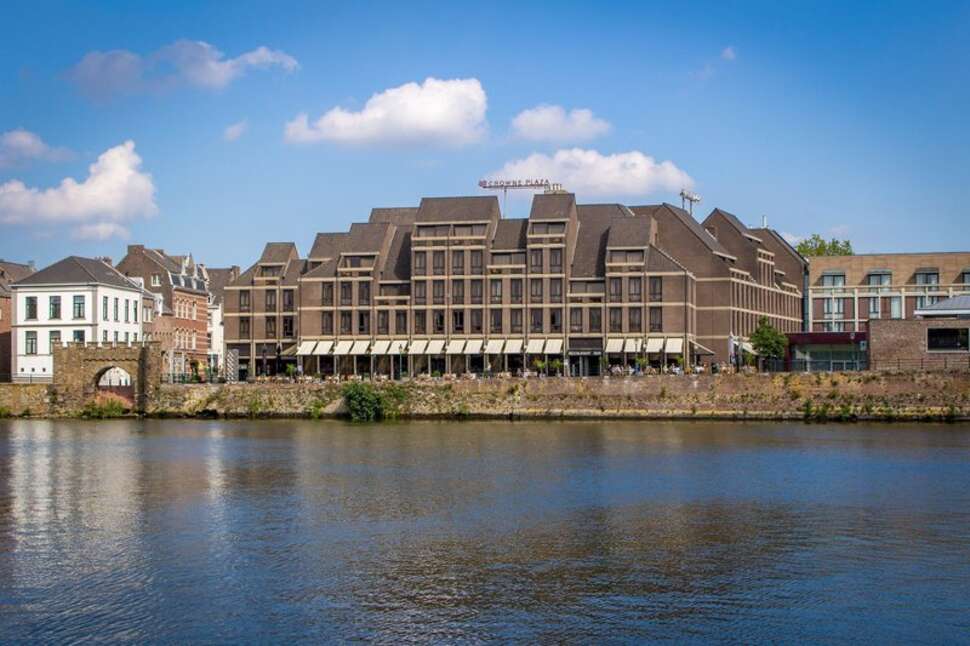 Een foto van de buitenkant van Crowne Plaza Maastricht