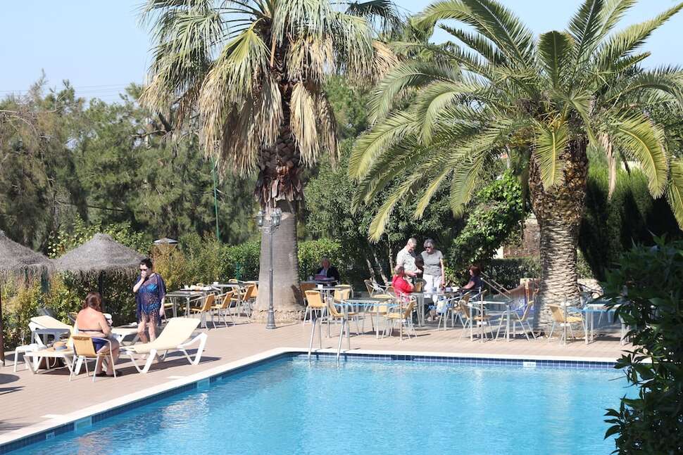 Een foto van het zwembad bij Hotel Pinhal do Sol