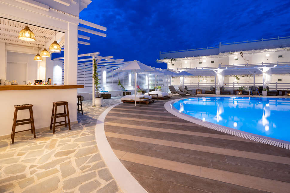 Ein Foto vom Pool im Aloe Hotel