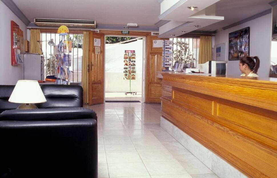 Een foto van het interieur van Blue Sea Los Cocoteros Appartementen