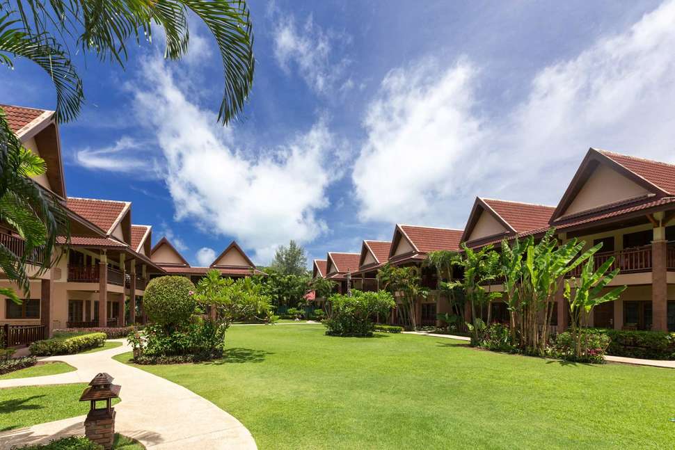 Een foto van de buitenkant van Best Western Premier Bangtao Beach Resort & Spa
