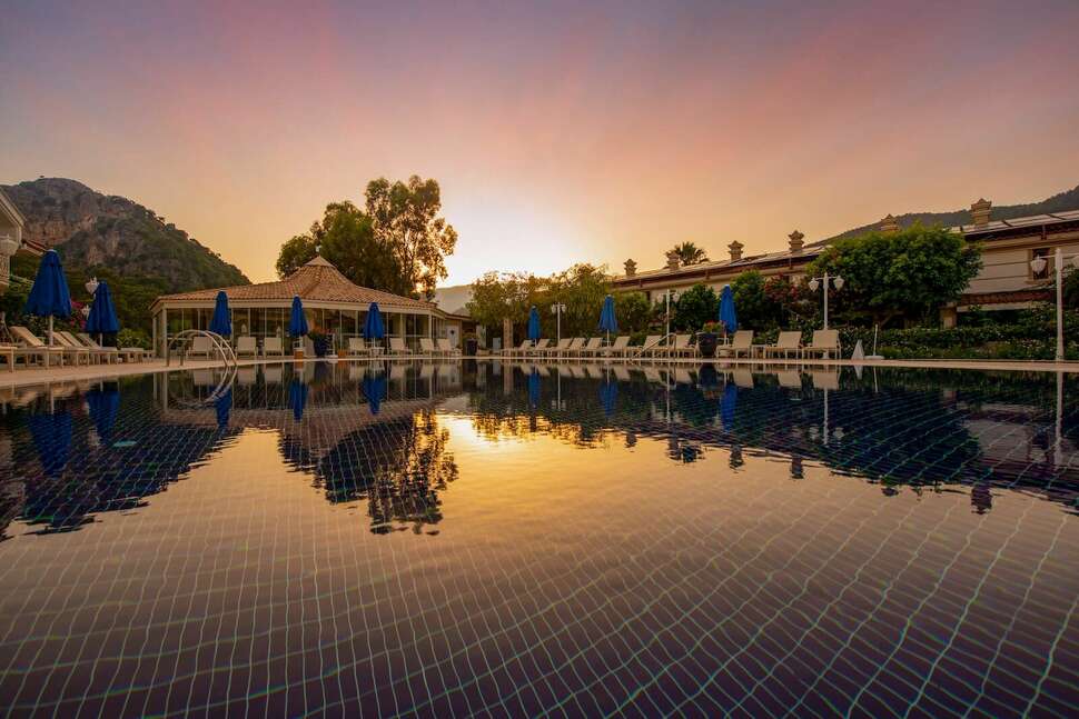 Een foto van het zwembad bij Dalyan Resort Hotel