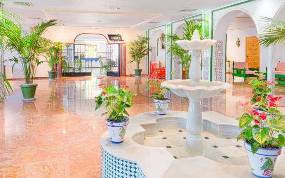 Een foto van het interieur van Globales Pueblo Andaluz