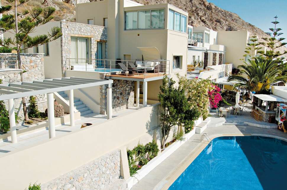 Een foto van het zwembad bij Antinea Suites & Spa