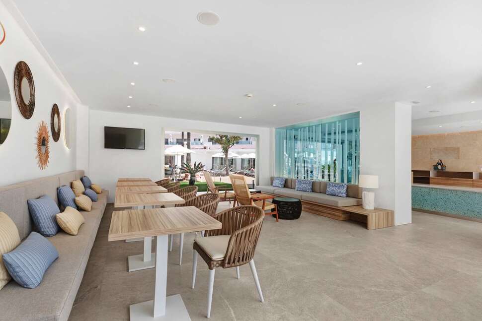 Een foto van het interieur van Metropolitan Playa JUKA Aparthotel