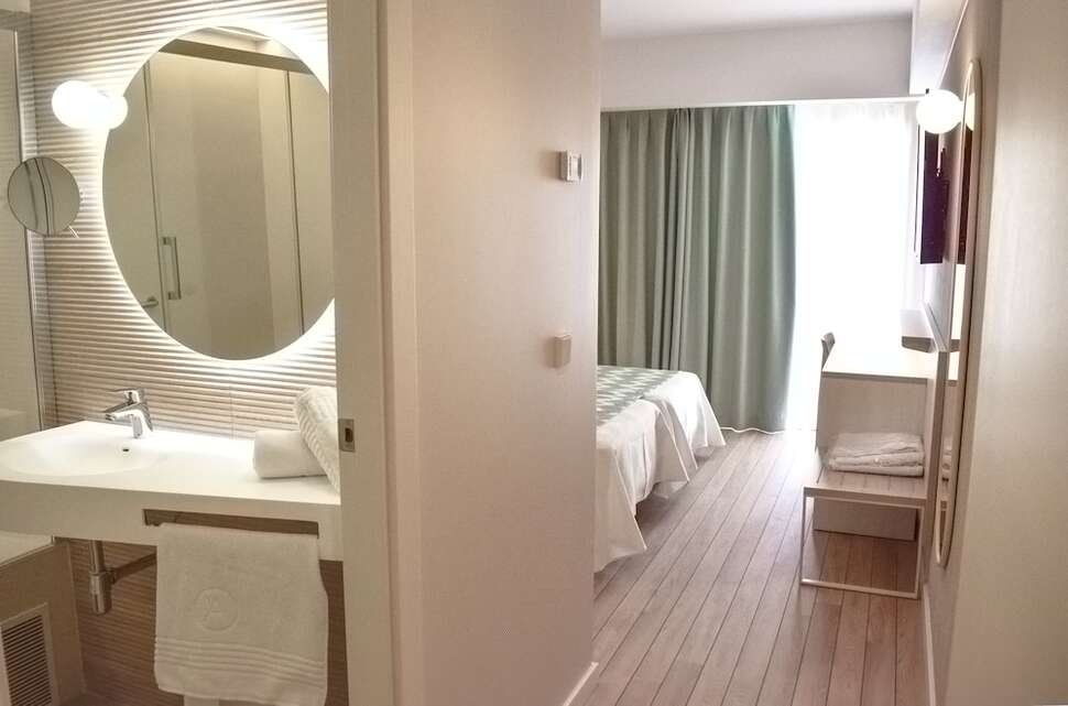 Een foto van Ambassador Playa II
